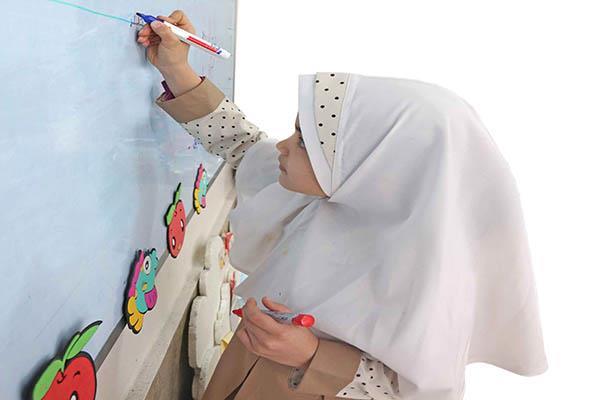 آدامس بادکنکی
