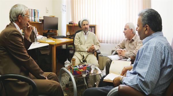 قرآن را با هدف آموزش کلمه به کلمه ترجمه کرده ام
