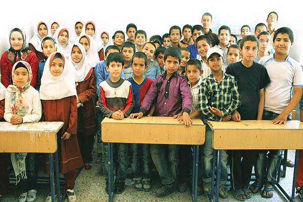 یک معلم و این همه پایه