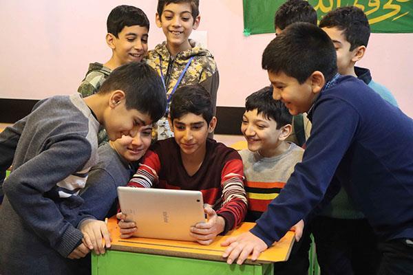 نقش معلم نوآور در تقویت خلاقیت دانش‌آموزان