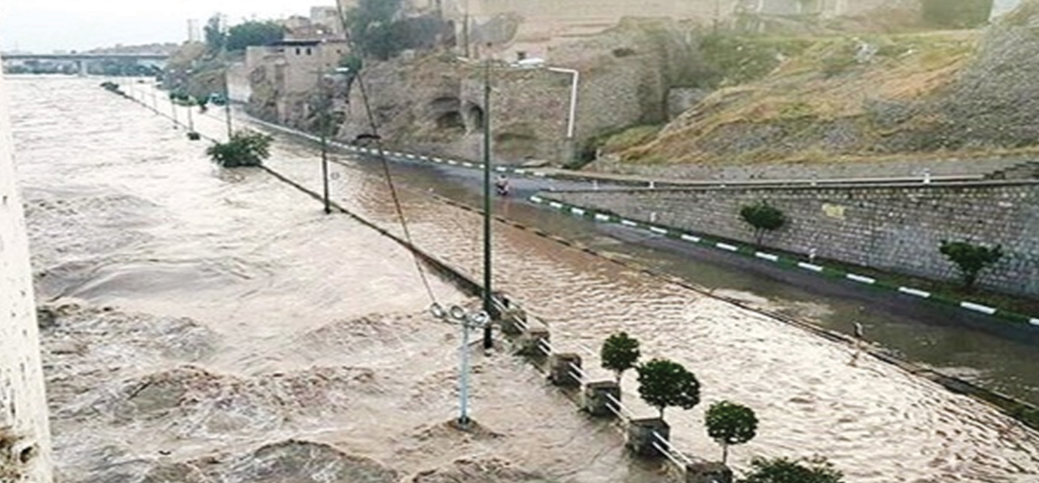 تصویر ۴. اجرای زیرساخت‌های شهری در مسیل‌ها