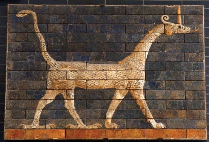 موجودات عجیب در دروازه ایشتار (مار ـ اژدها)