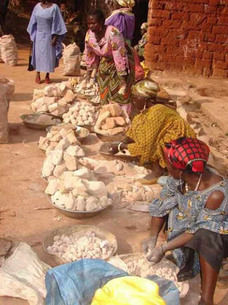 خاک‌ خواری