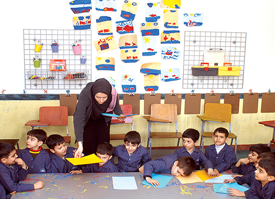 برنامه درسی زیر سقف مدرسه